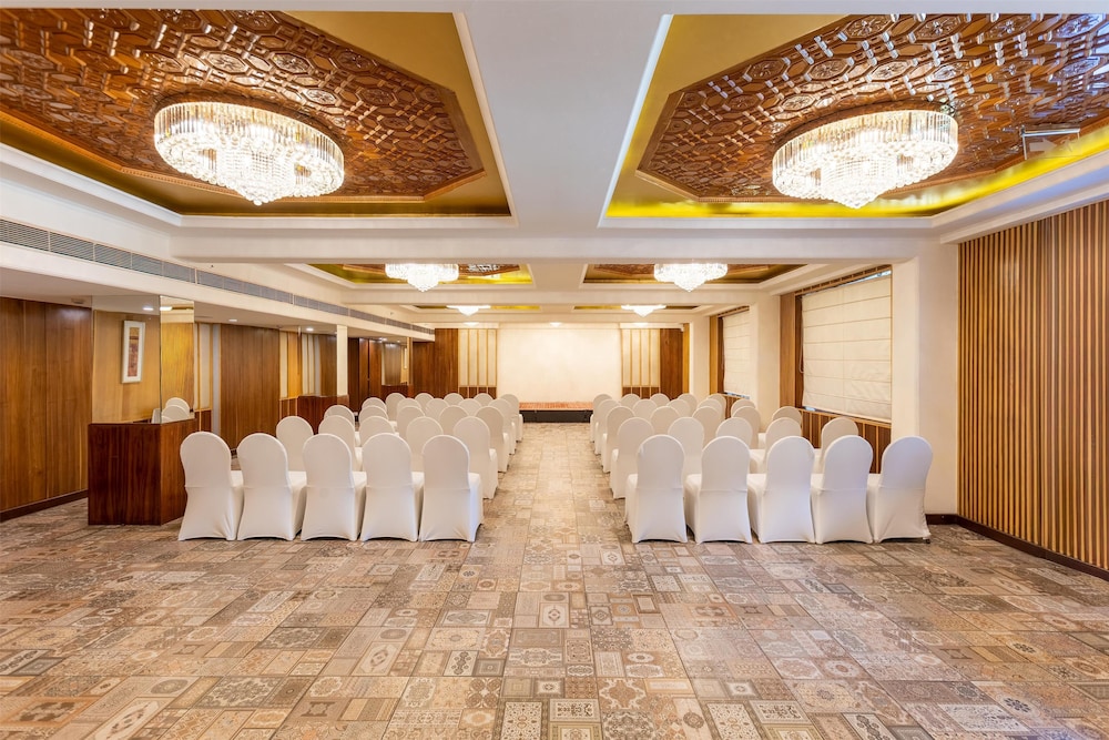 Radisson Srinagar 44/54