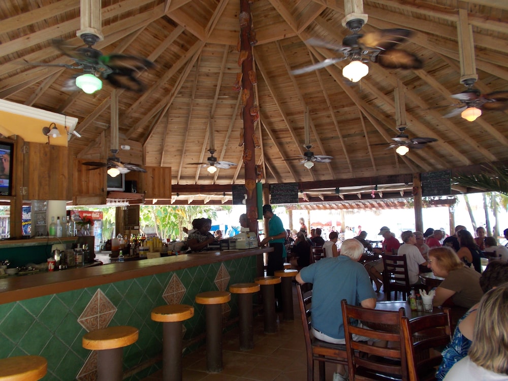 Foster's West Bay Resort 55/69