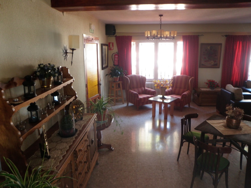 HOSTAL SIETE PICOS 24/46
