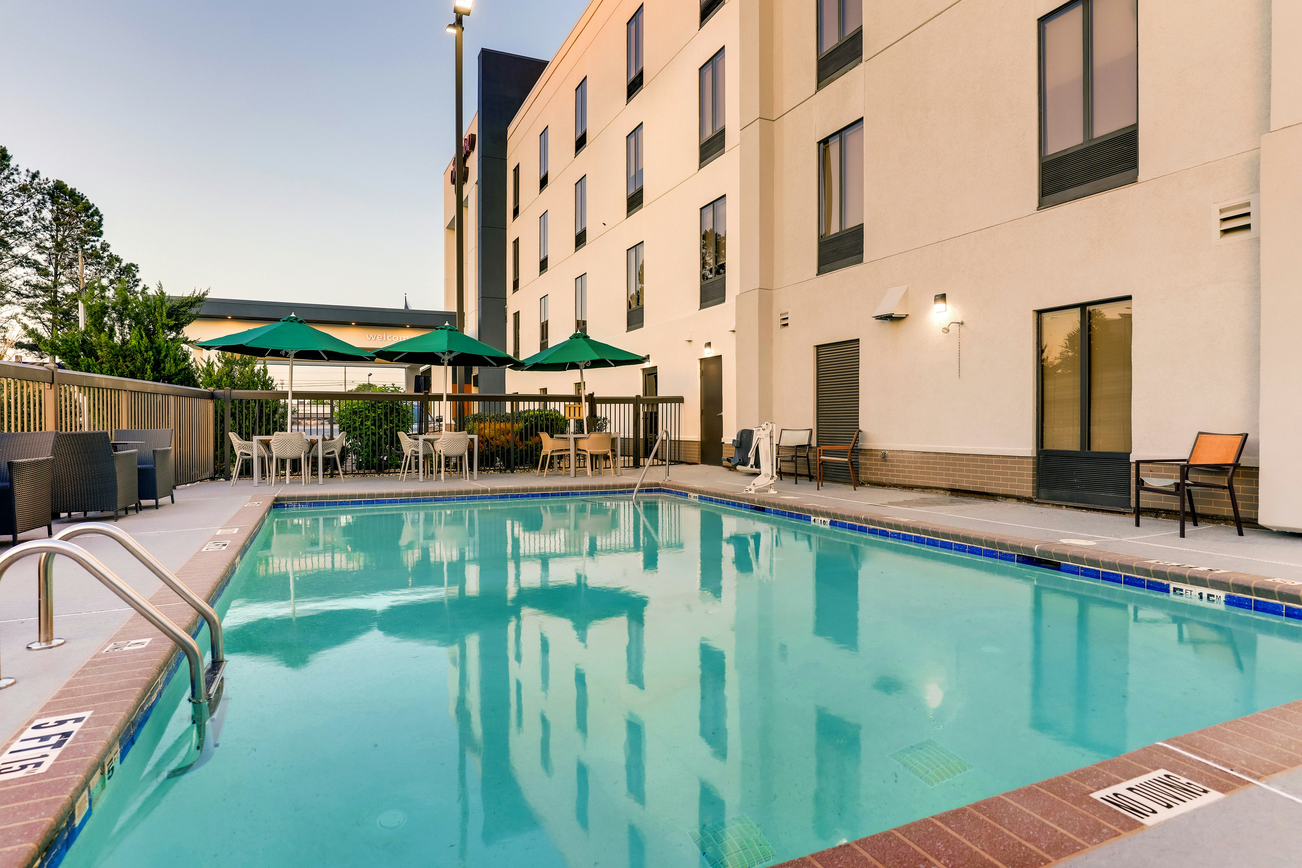 Hampton Inn Cumming 9/40