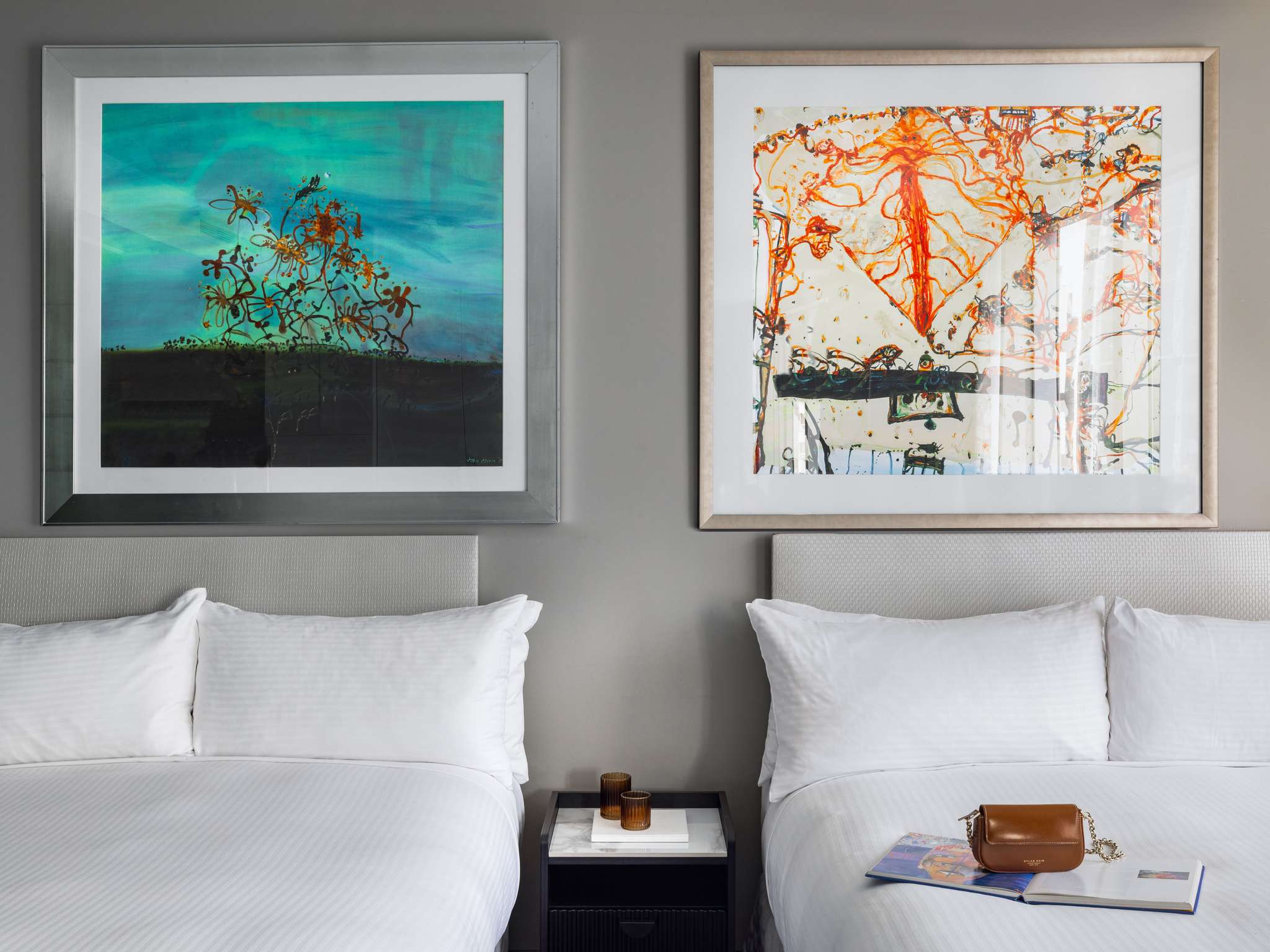 DELUXE, STUDIO, SUITE, TWIN BEDS