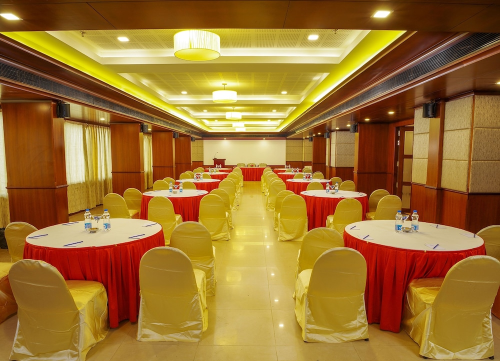 Classic Sarovar Portico 48/56