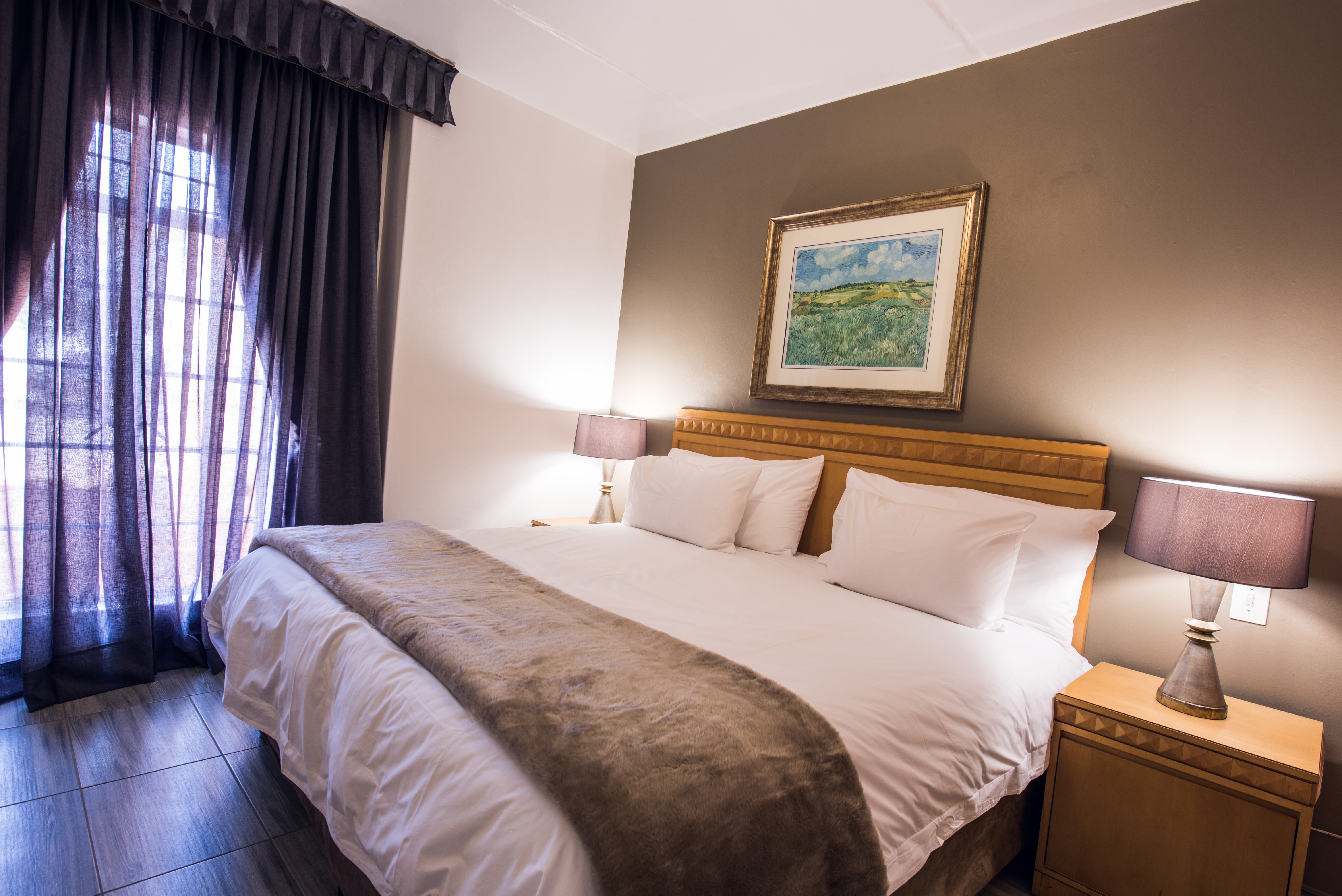 2 BEDROOMS, SUITE