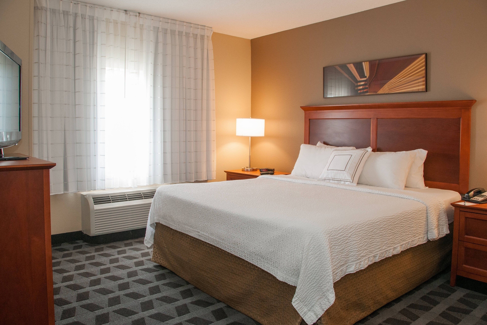 2 BEDROOMS, SUITE
