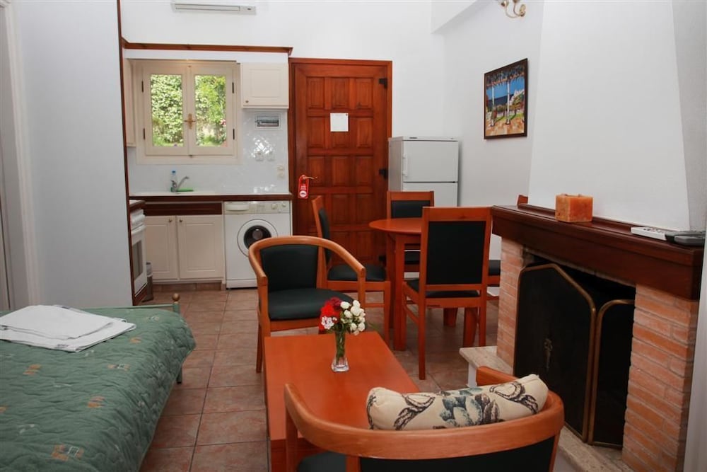 Paradise Inn 29/50