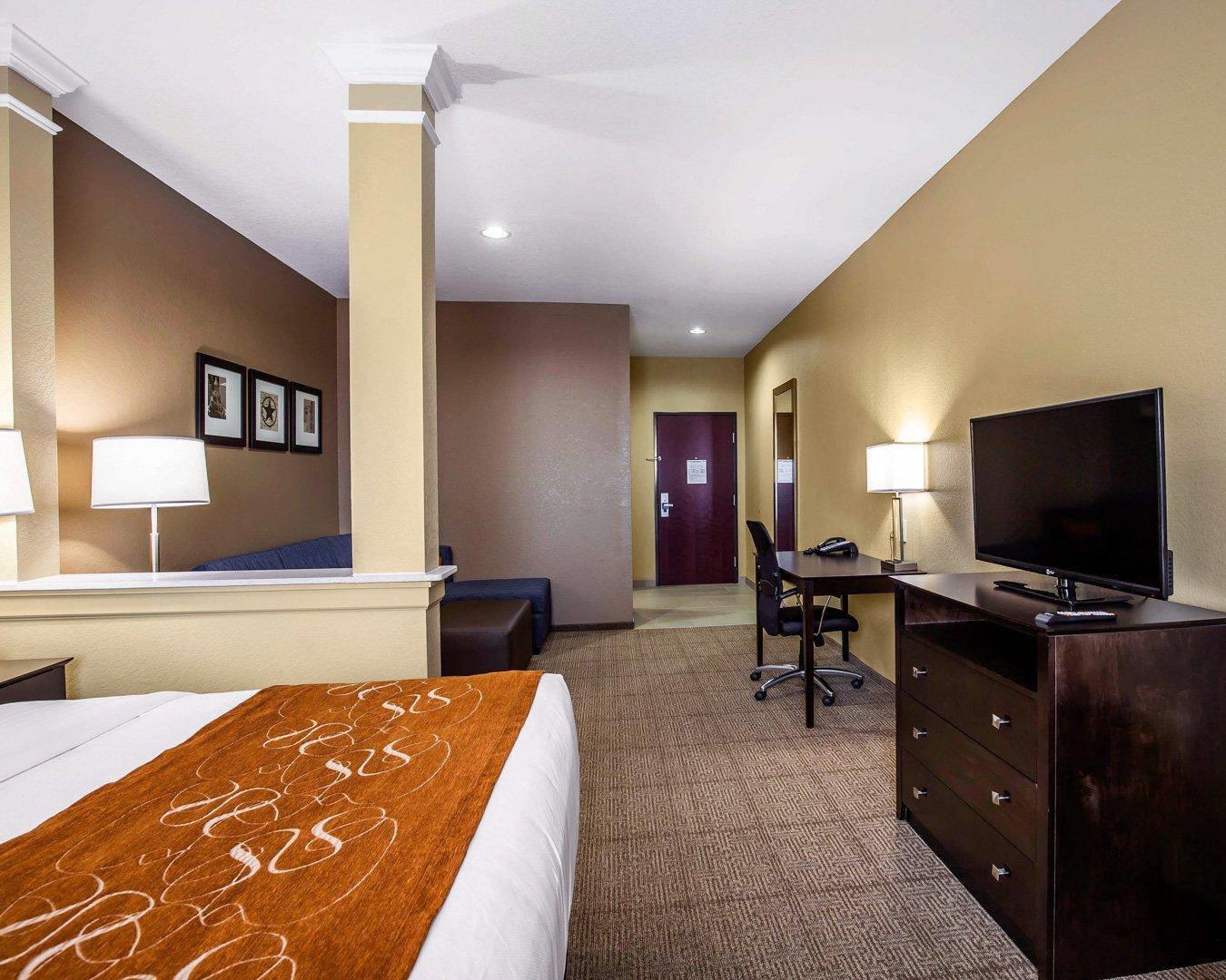 SUITE, KING BED
