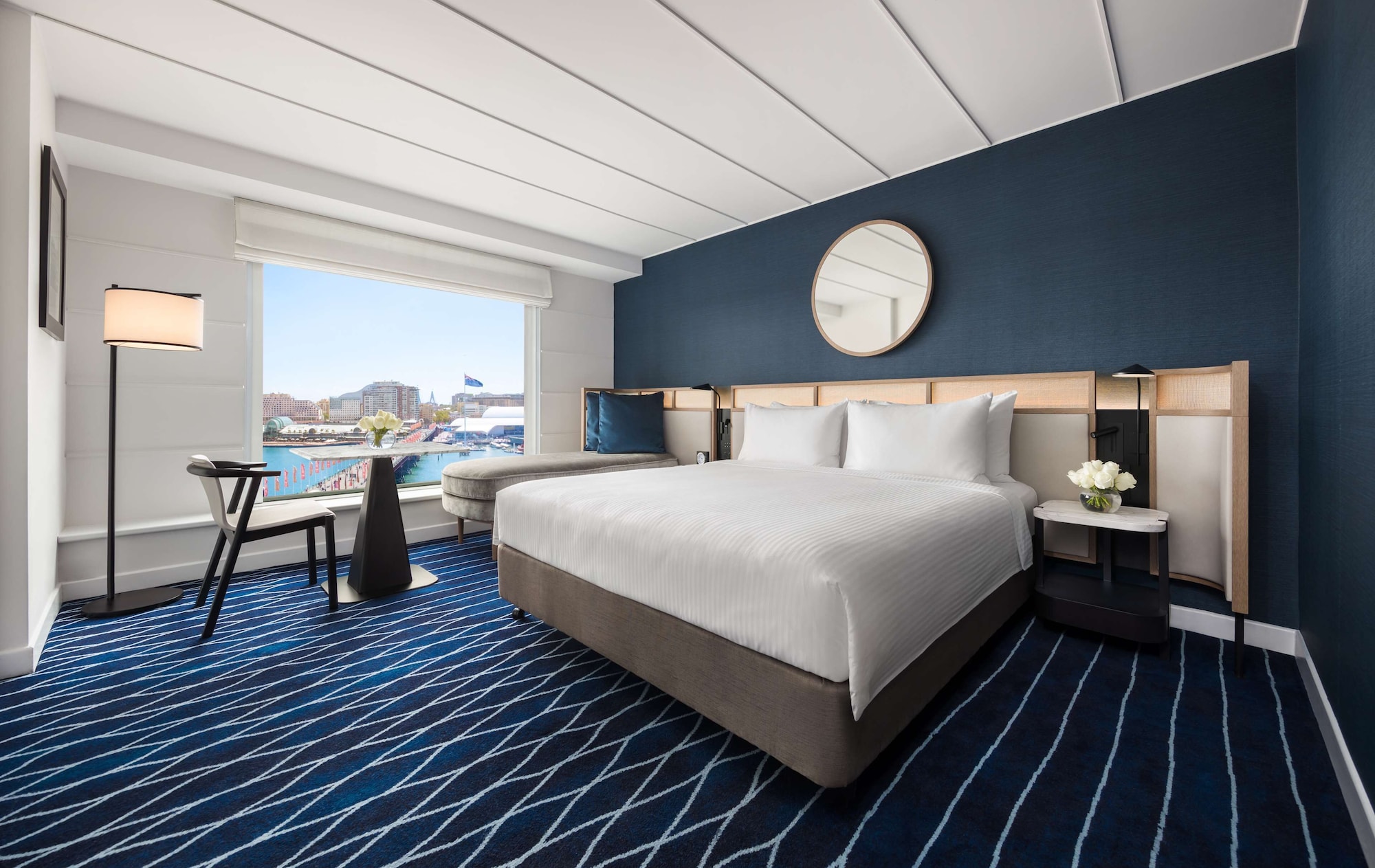ROOM, KING BED, DARLING HARBOUR VIEW