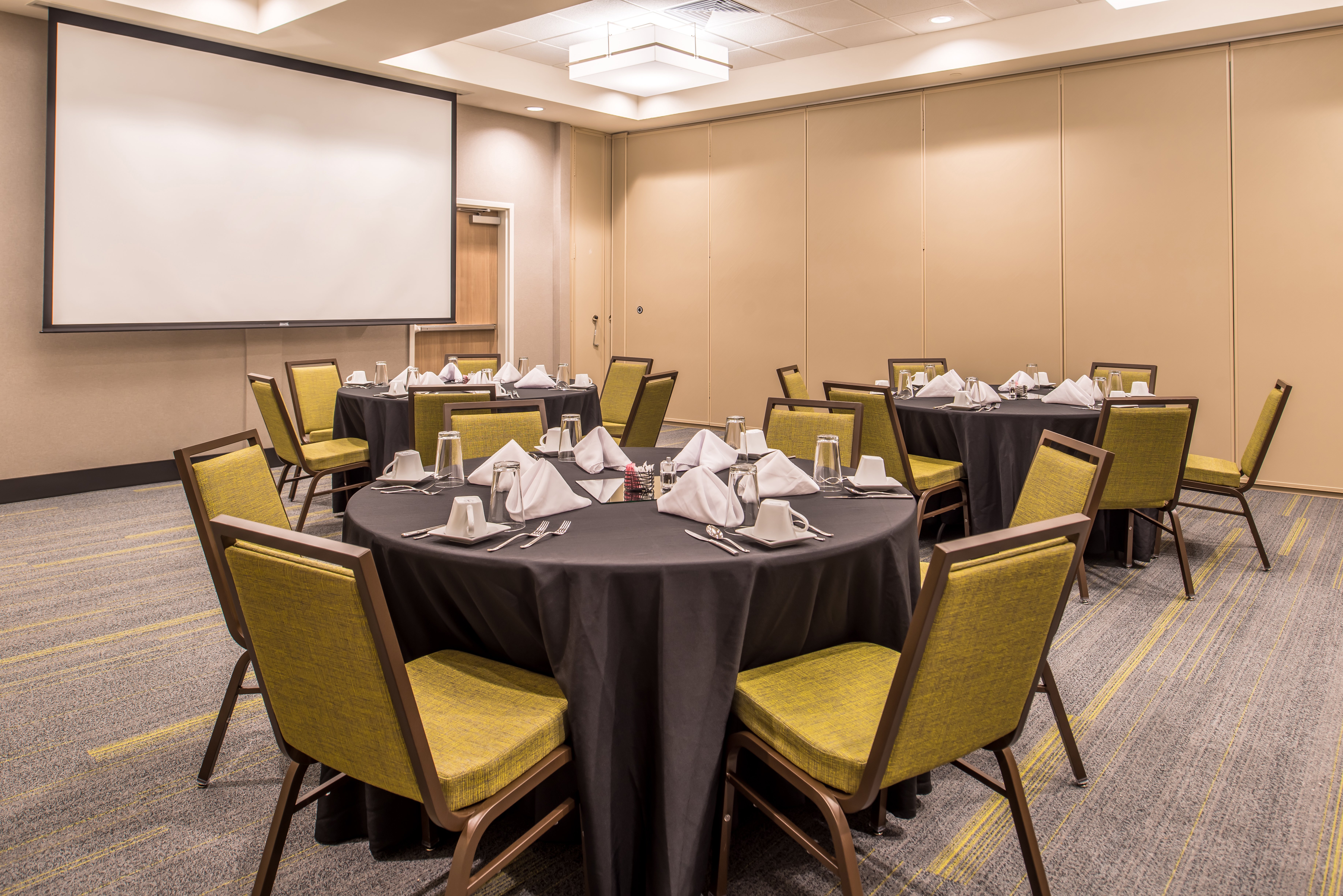 HOLIDAY INN JOPLIN 56/71