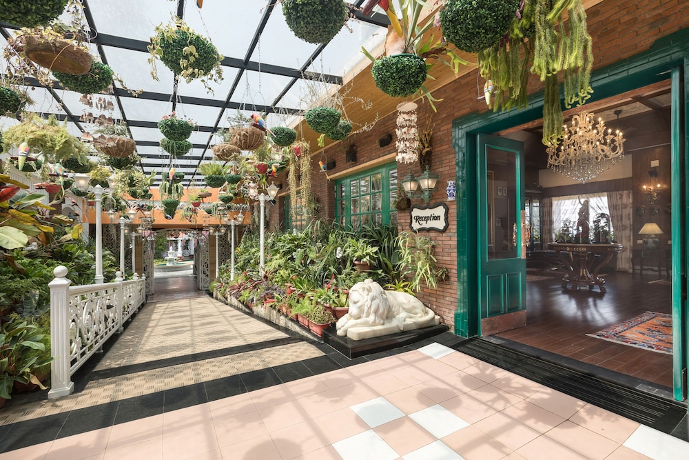 Lobby at MAYFAIR Himalayan Spa Resort, KALIMPONG