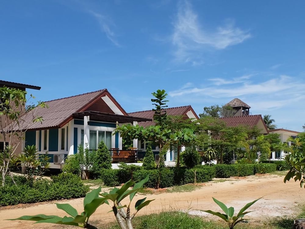 Nithiporn Resort 3/23
