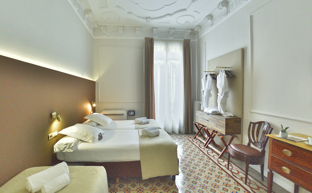 MIHLTON BARCELONA 28/71