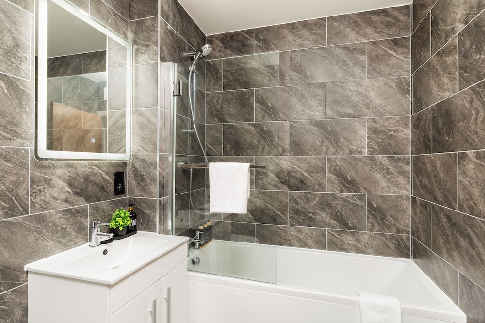 The Suites Inn Hotel Birmingham Merry Hill 32/33