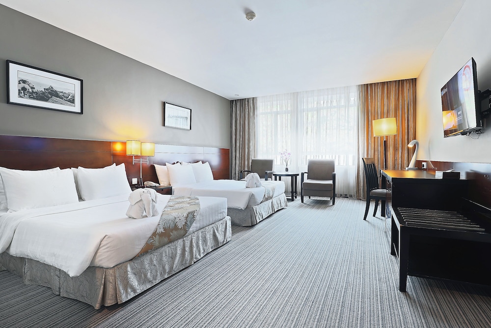 Hotel Sixty3 12/52