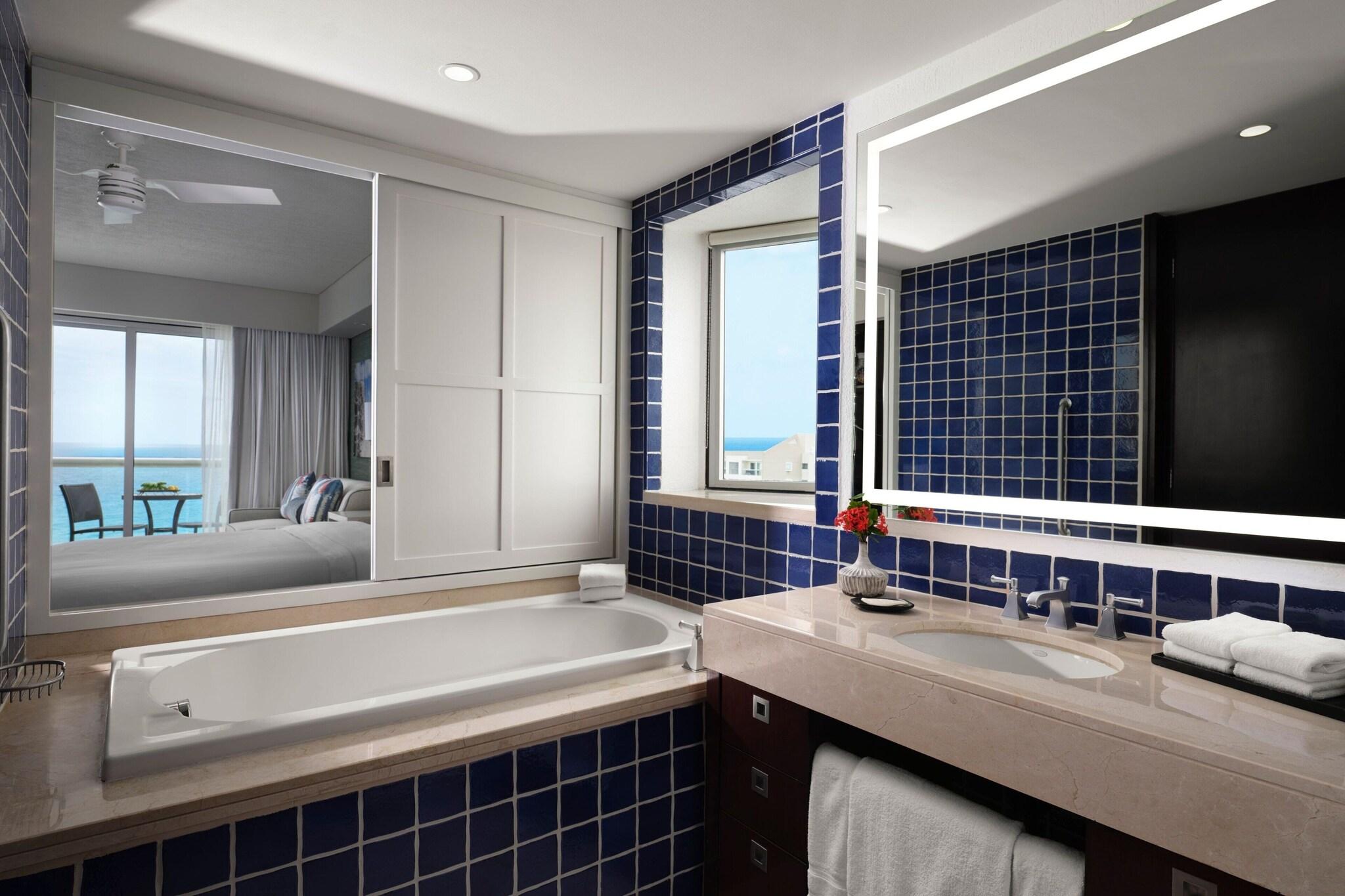 استوديو بسرير كوين بإطلالة على البحر، The Westin Lagunamar Ocean Resort Villas & Spa 2/3
