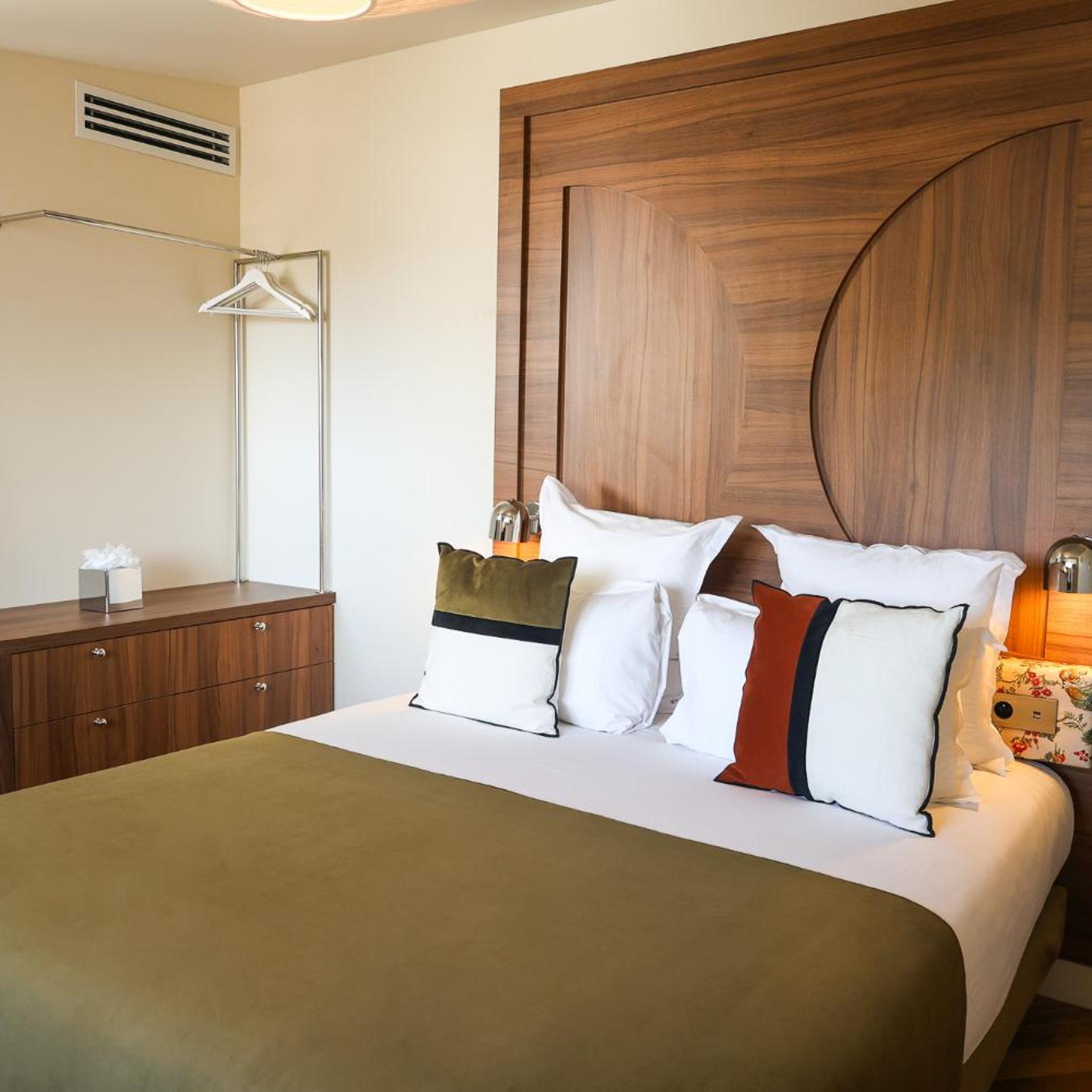 Room, King Bed, Eiffel View، HOTEL D'ARGENSON 2/6