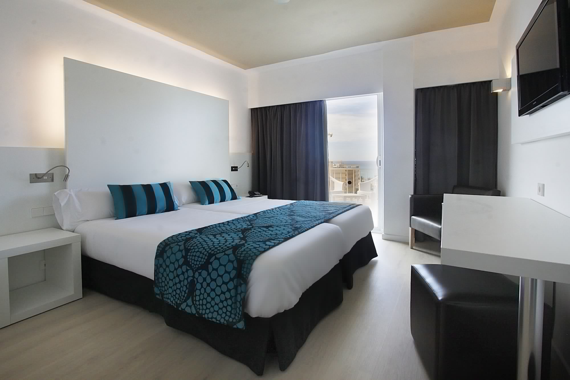 STANDARD, DOUBLE OR TWIN BED