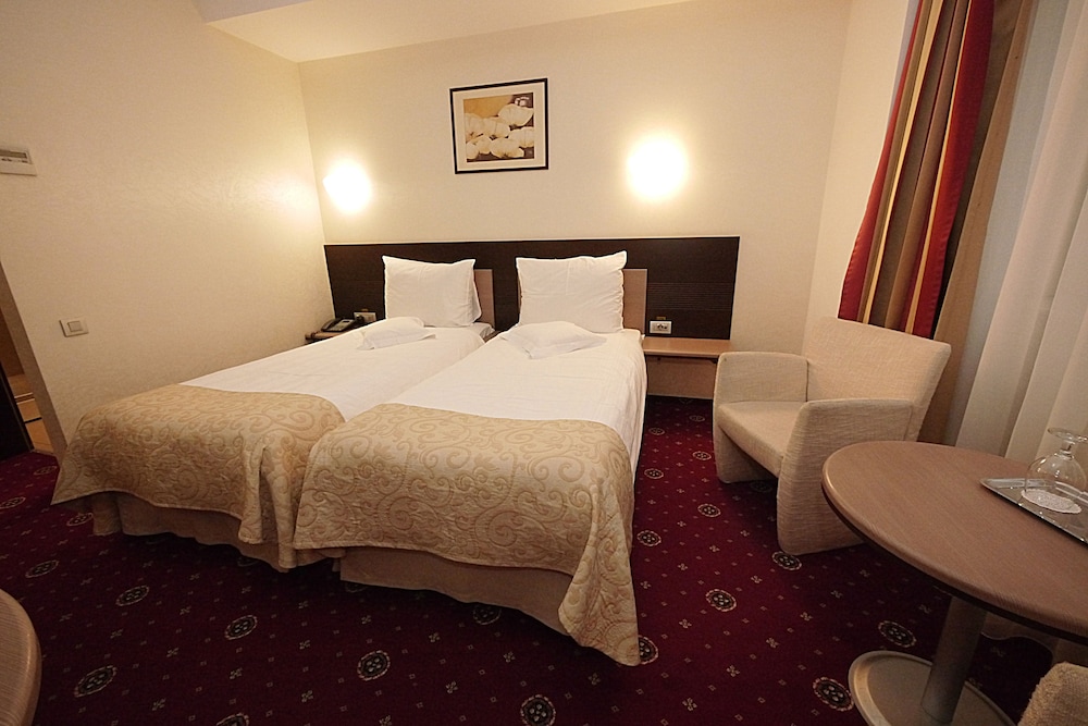 Berthelot Hotel 16/48