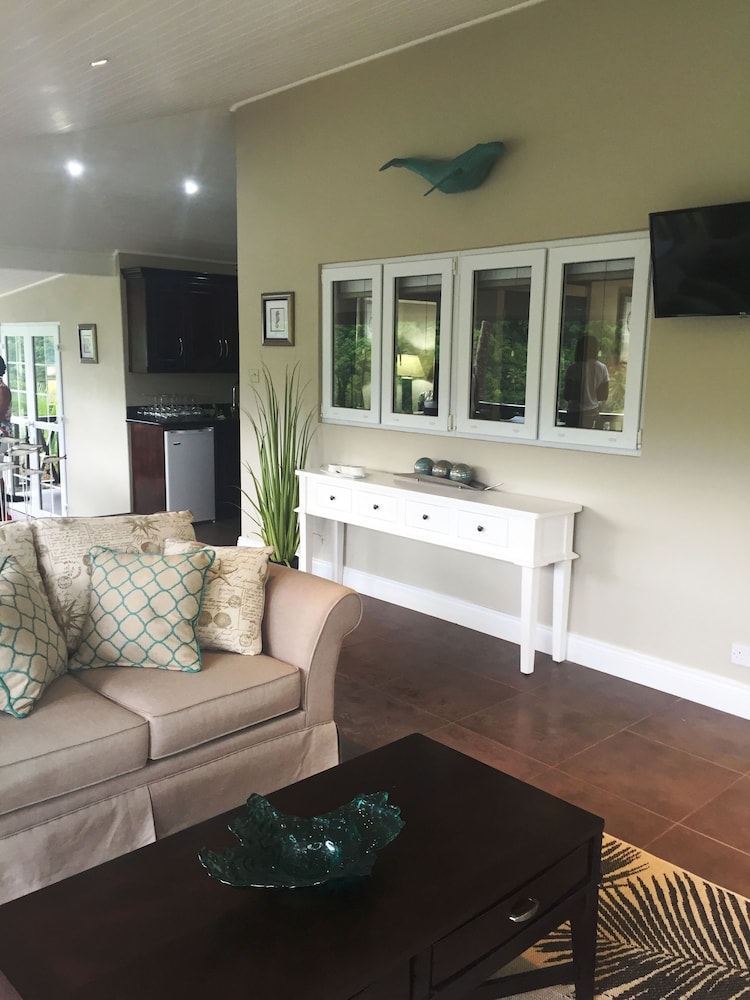 Marigot Beach Club and Dive Resort 48/75