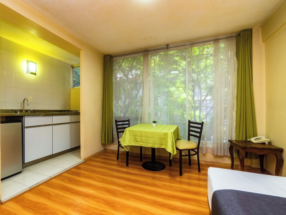 Capital O Hotel Suites Marne, Mexico City 31/36