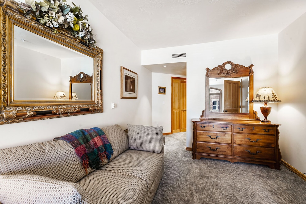 The Caledonian By All Seasons Resort Lodging 53/80