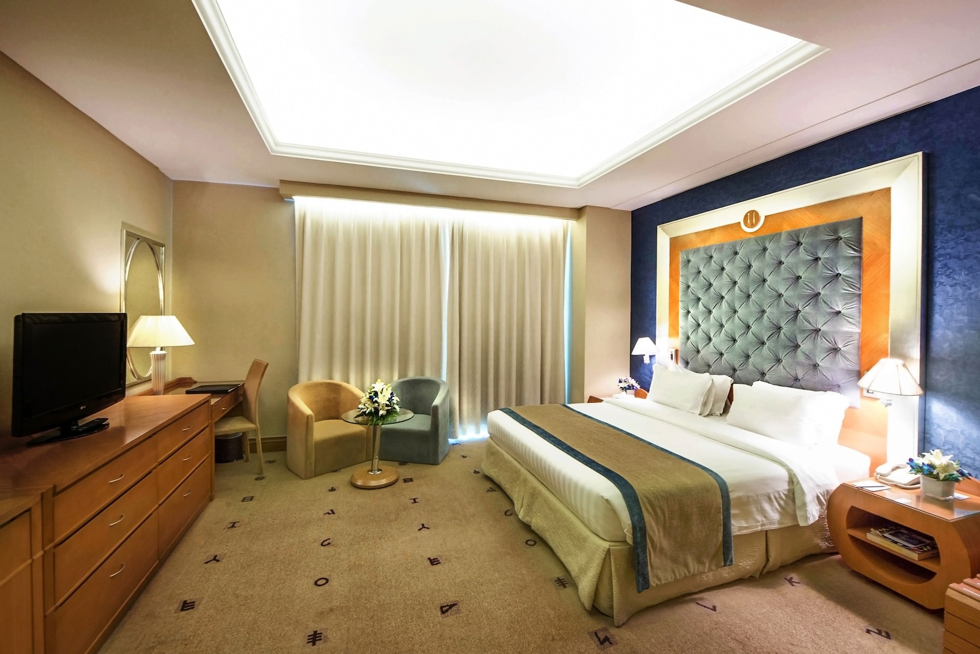 STANDARD KING ROOM