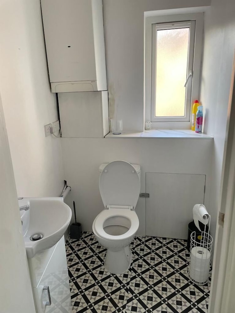 Rahal Hotel Hackney London 41/47