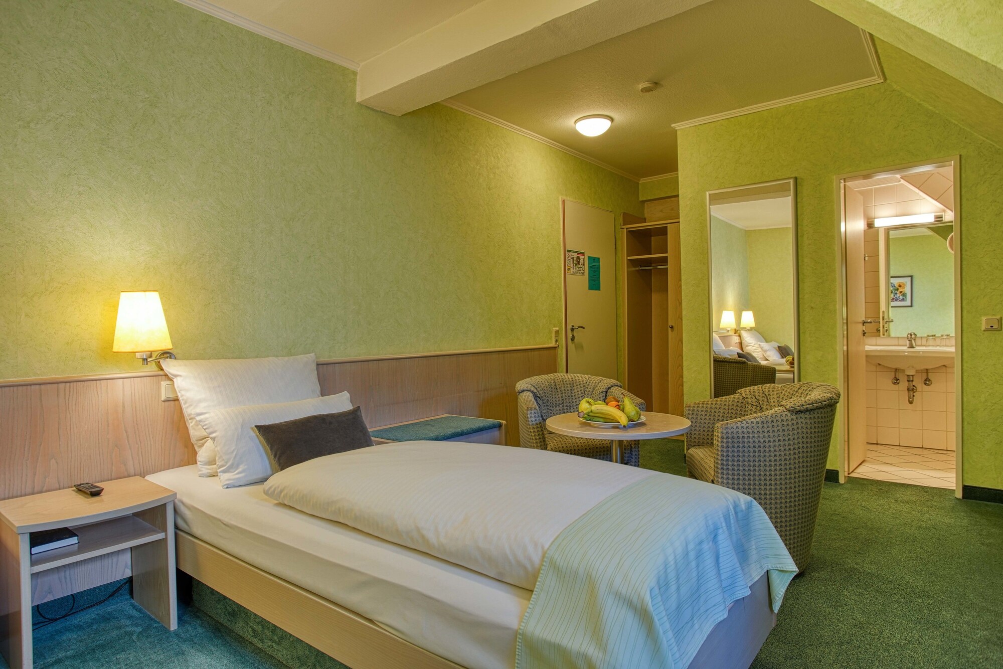 COMFORT, SINGLE, ACCESSIBLE