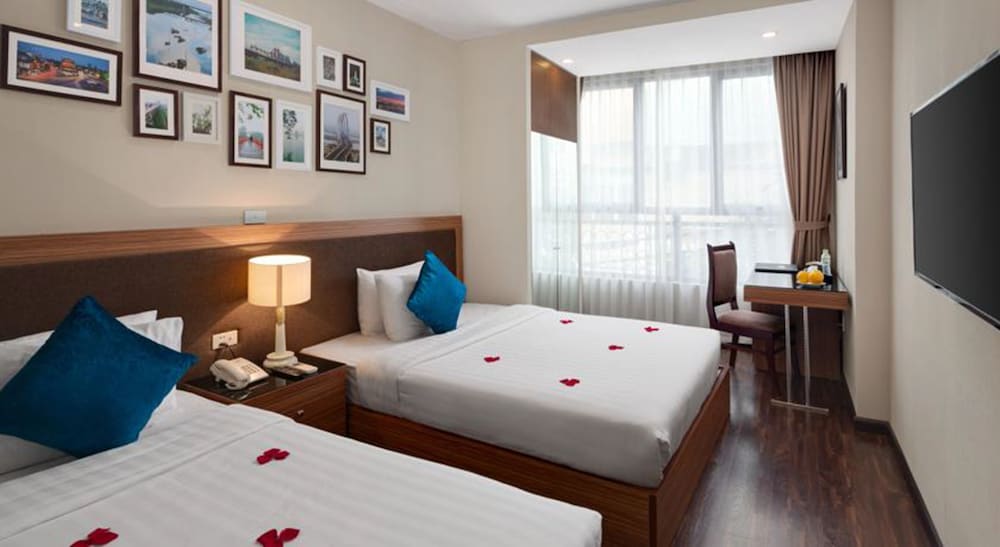 Golden Moon Suite Hotel 29/62