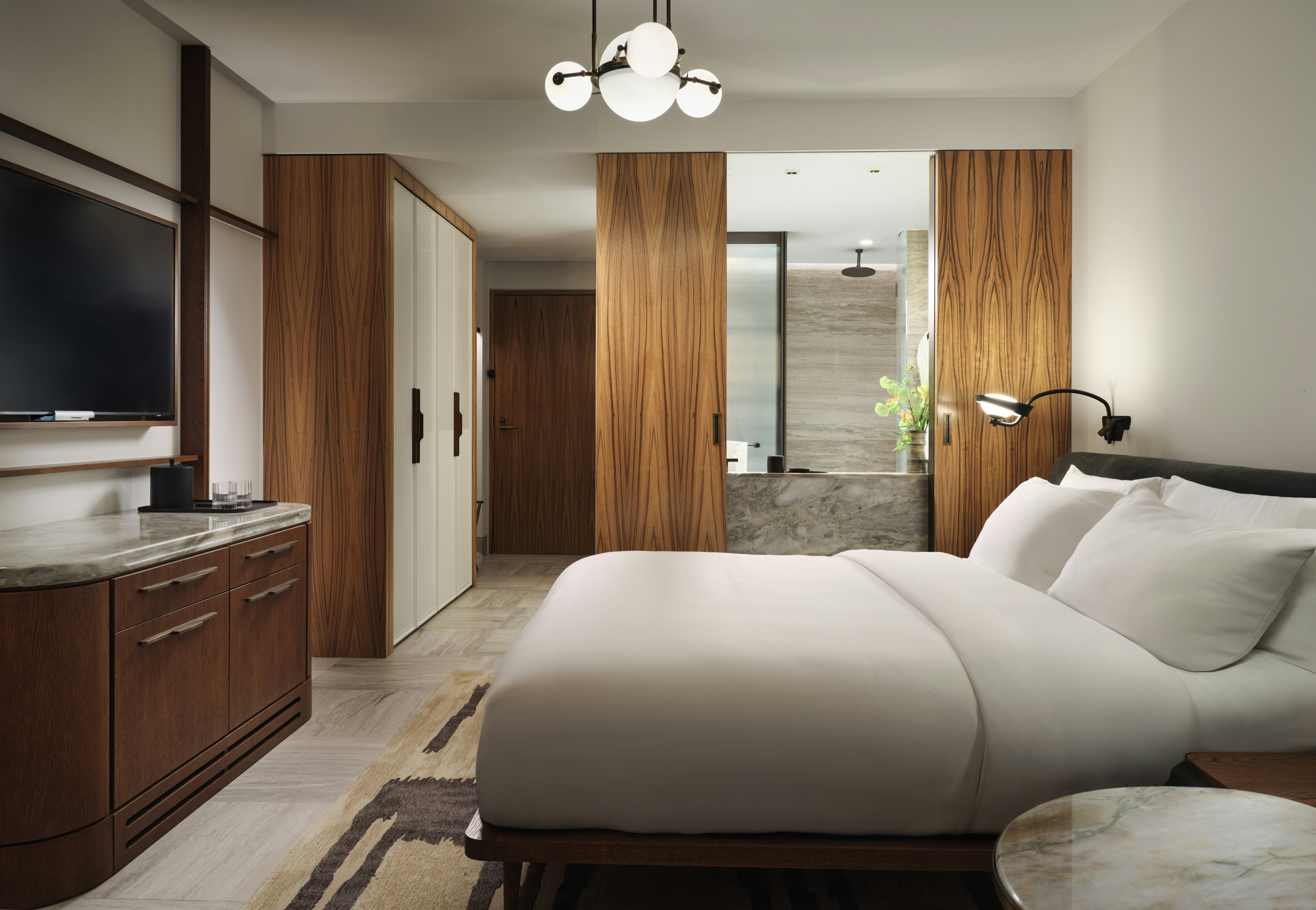 DELUXE, KING BED, BALCONY