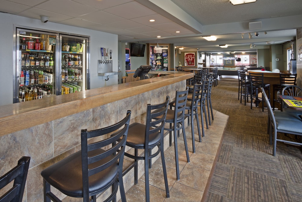 Fargo Inn and Suites 29/34