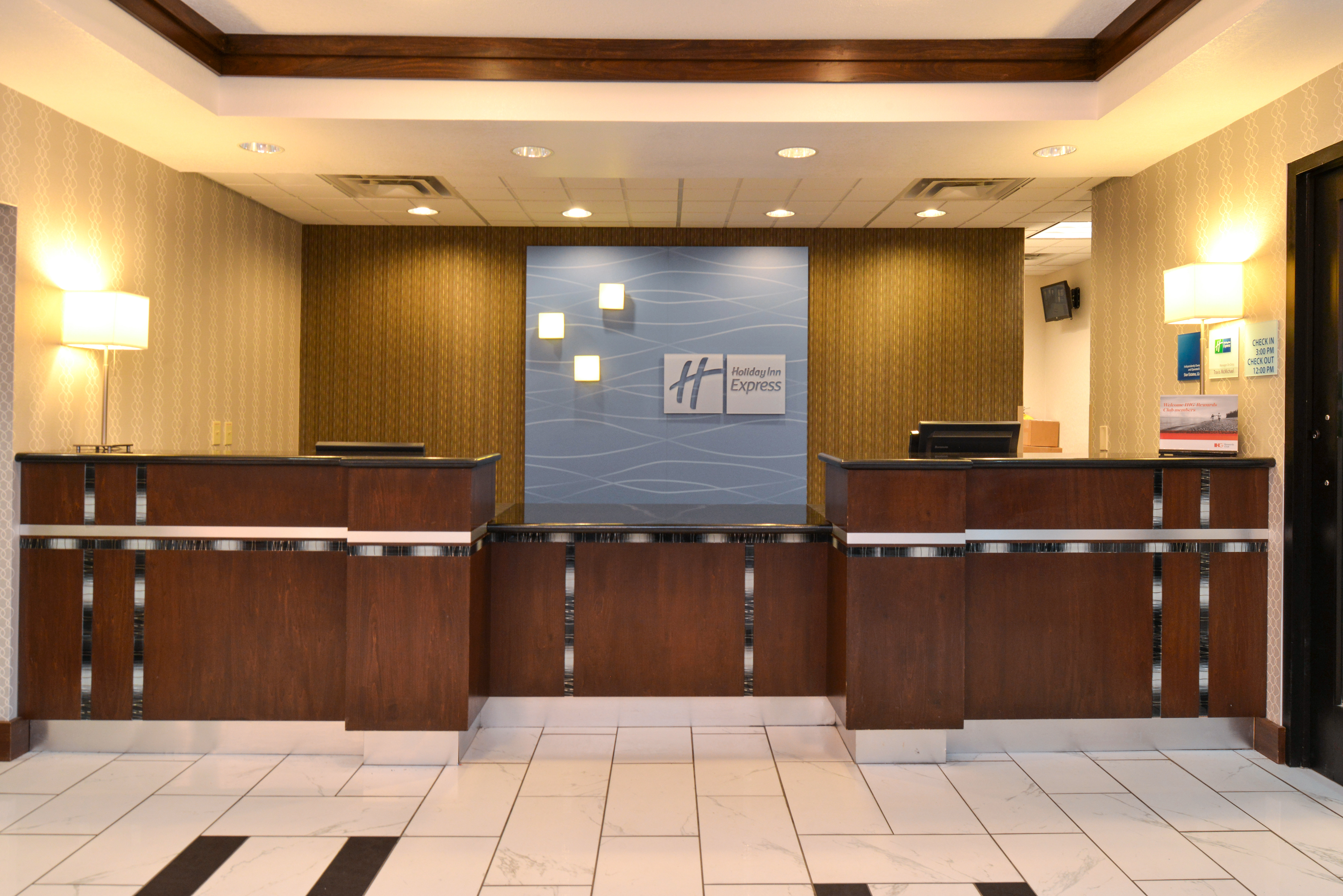 Holiday Inn Express Hotel And Suites Greenfield 7/65