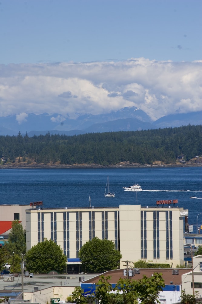 Coast Discovery Inn and Marina 49/50