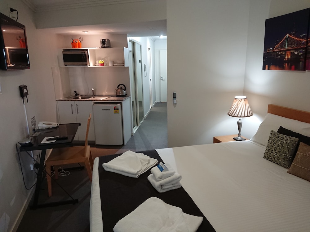 SCARBOROUGH BEACH RESORT 28/72