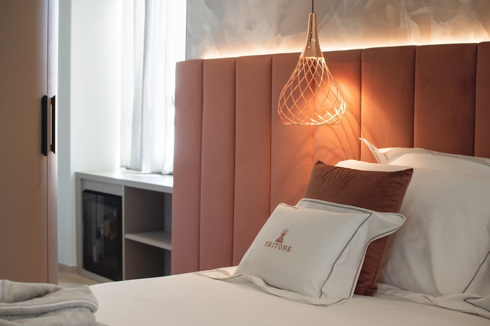Tritone Luxury Suites 14/30