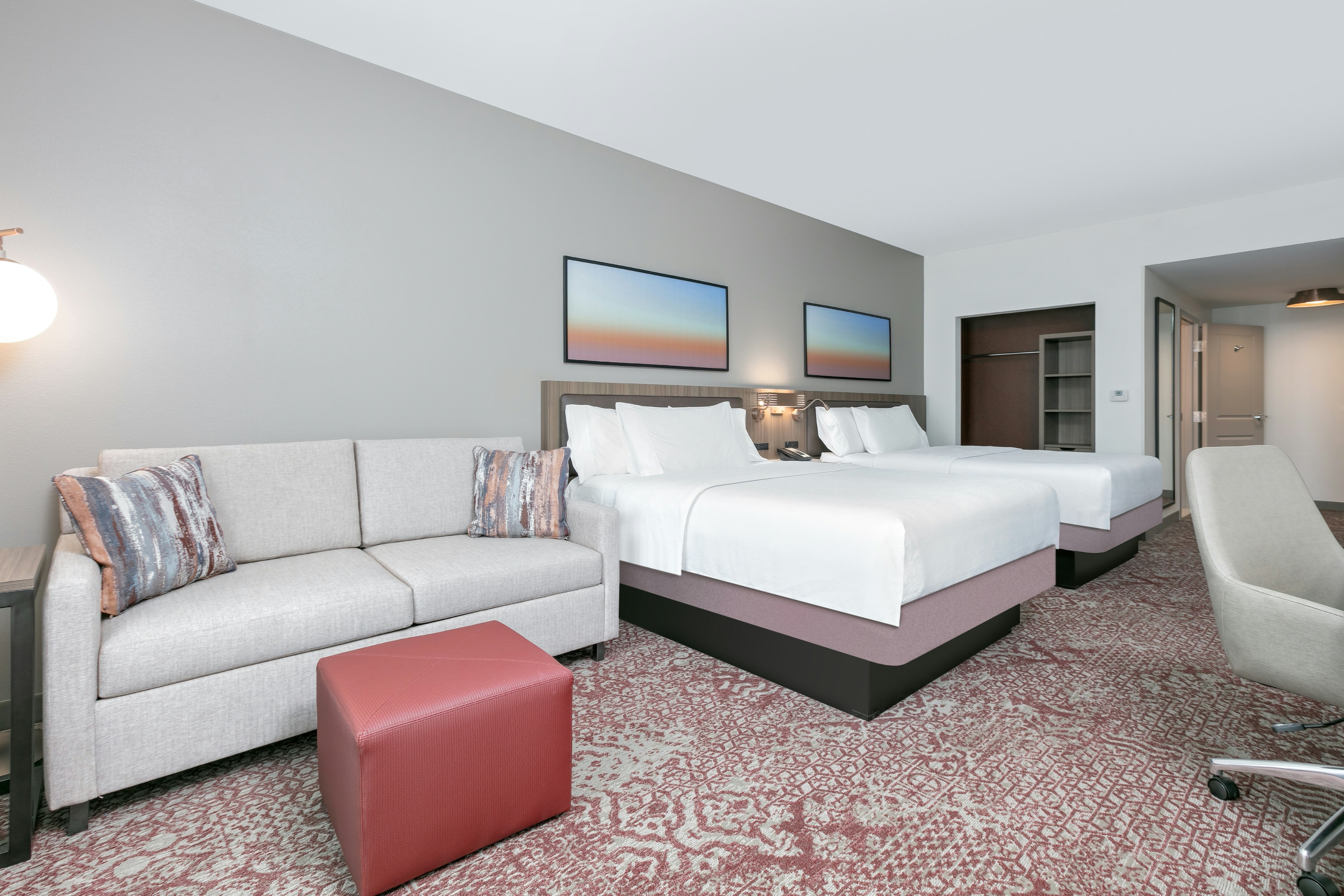 غرفة بسريرين كوين بإطلالة مع أريكة، Hilton Garden Inn Dallas/Arlington 4/6