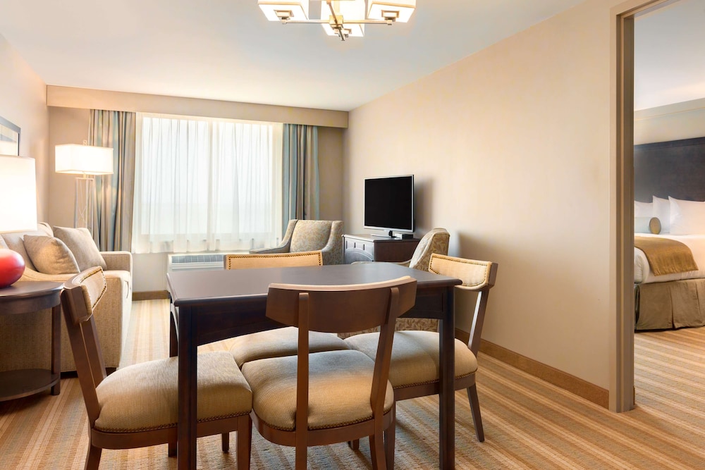 Country Inn and Suites By Radisson Bemidji MN 32/42