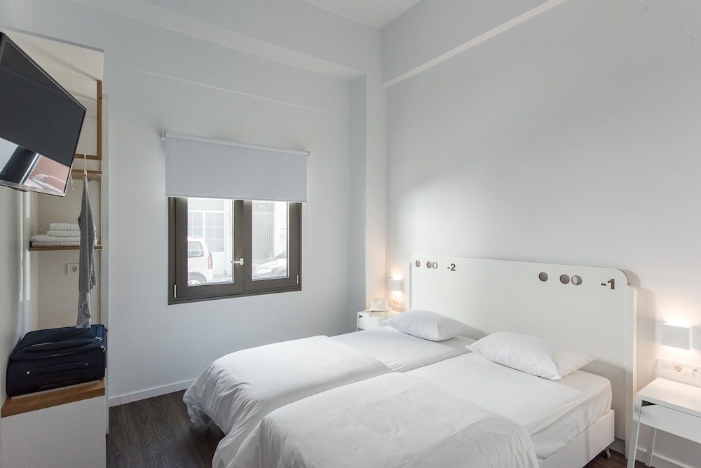 Cocoon City Hostel 18/50