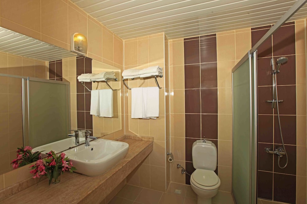 2 BEDROOMS, APARTMENT