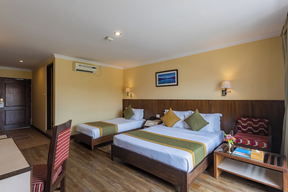 DELUXE DOUBLE ROOM