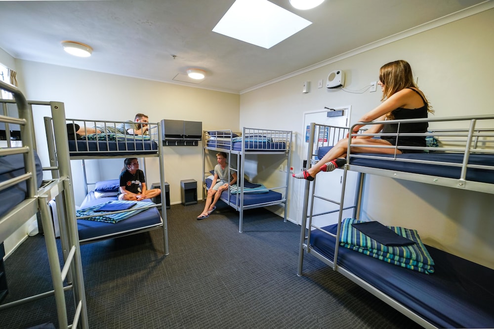Nomads Capital Backpackers Wellington- Adults only 36/63