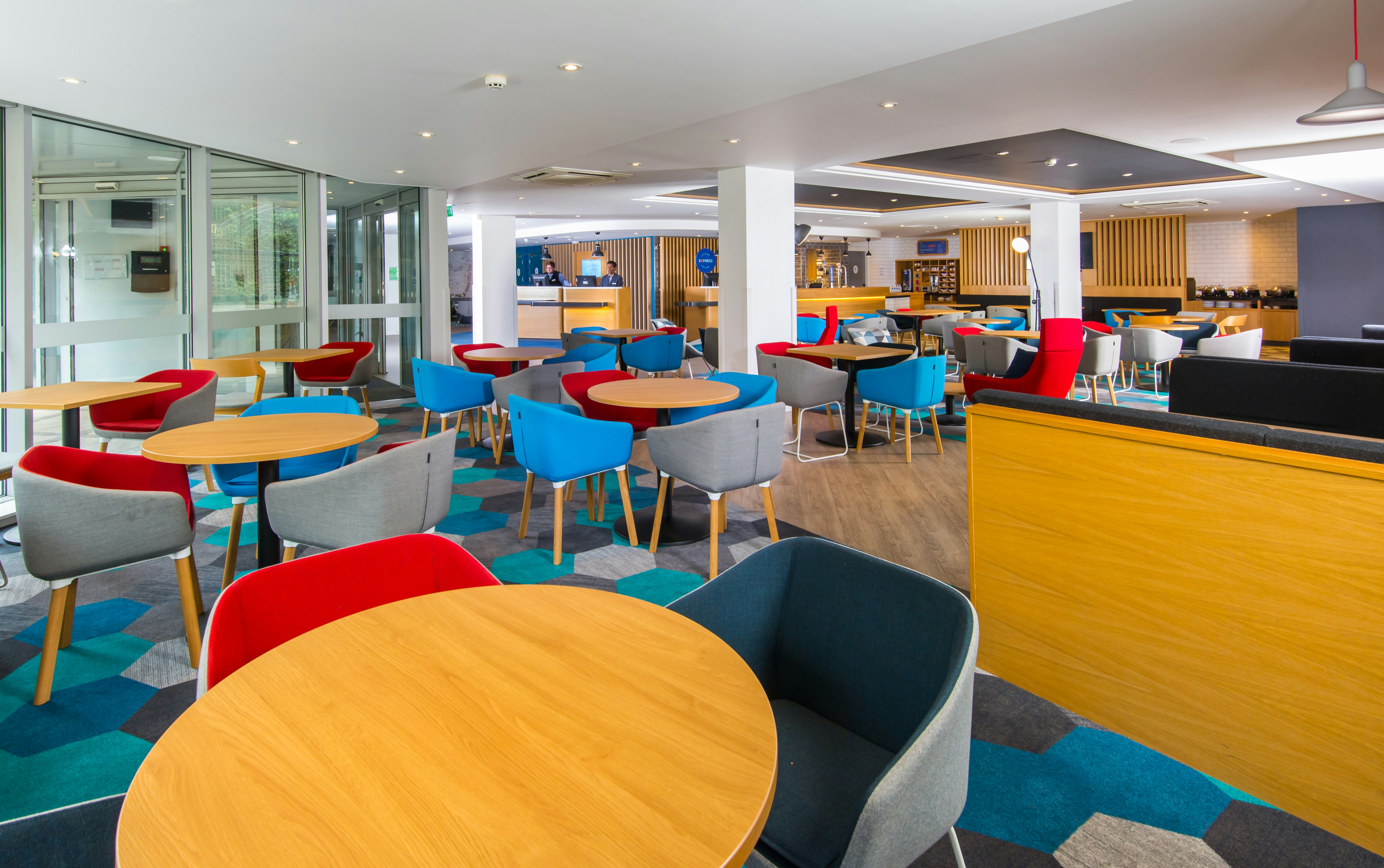 Holiday Inn Express London Hammersmith 26/43