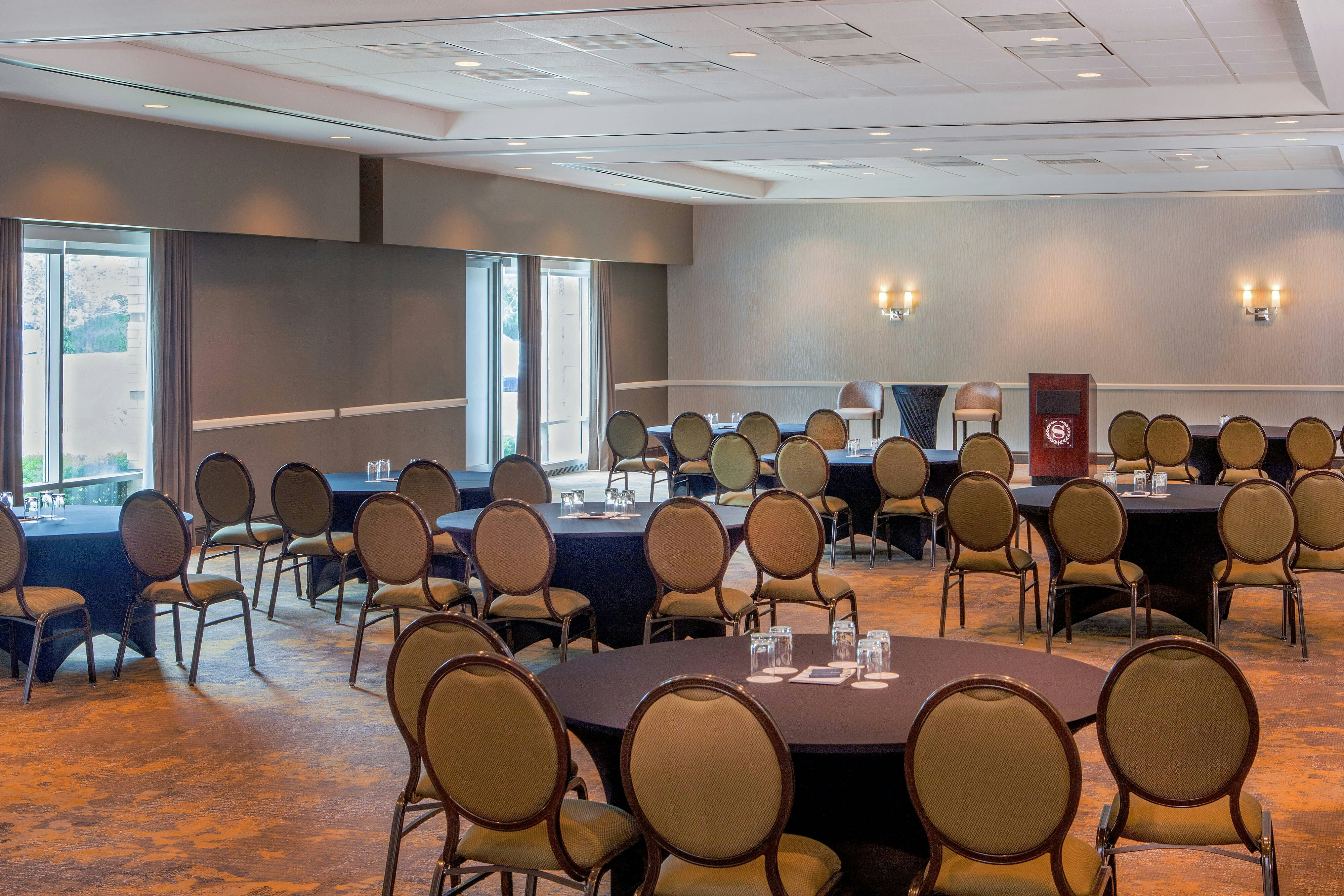 Sheraton Suites Chicago Elk Grove 10/10