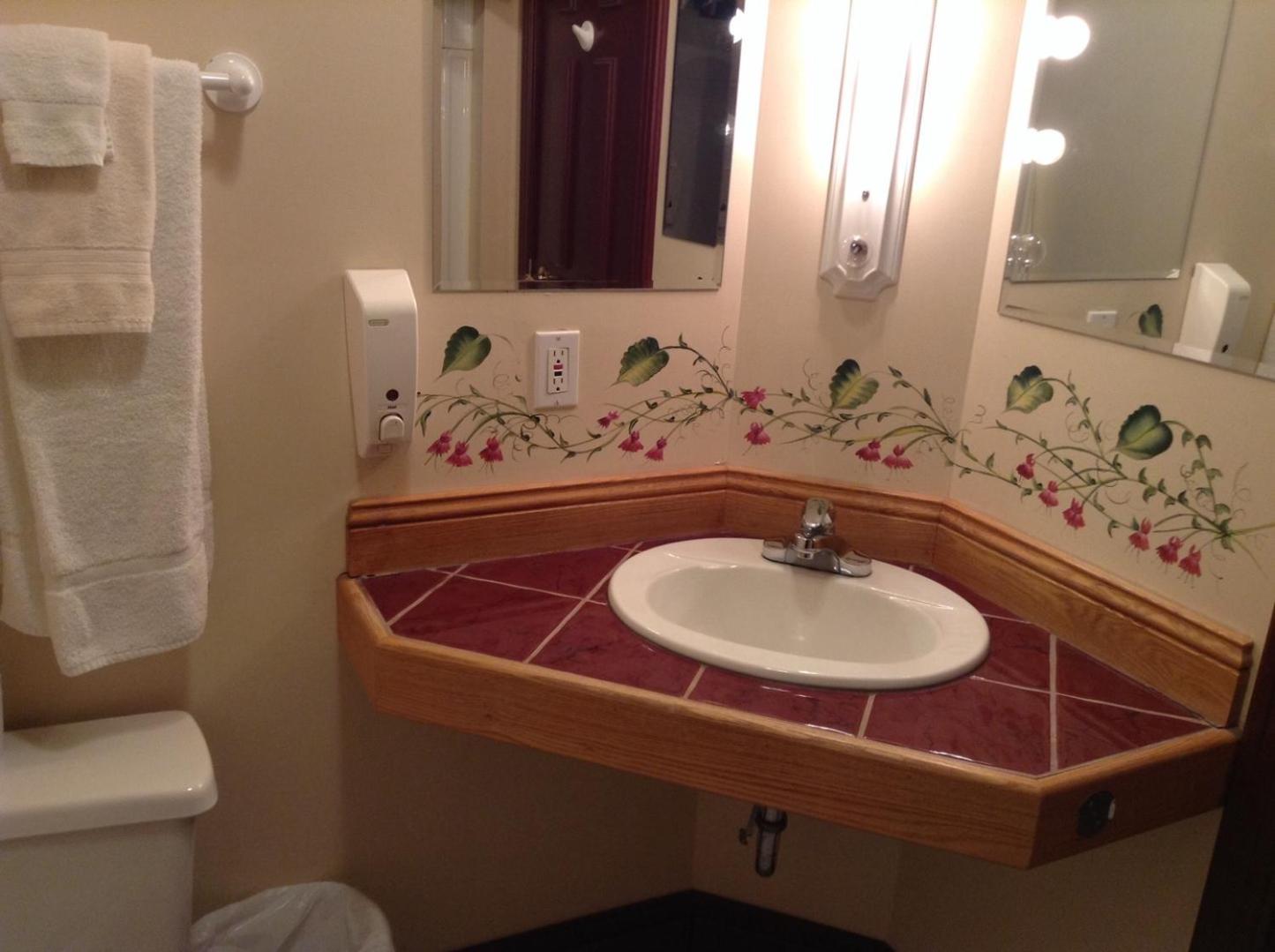 Lakeview Hotel 32/33