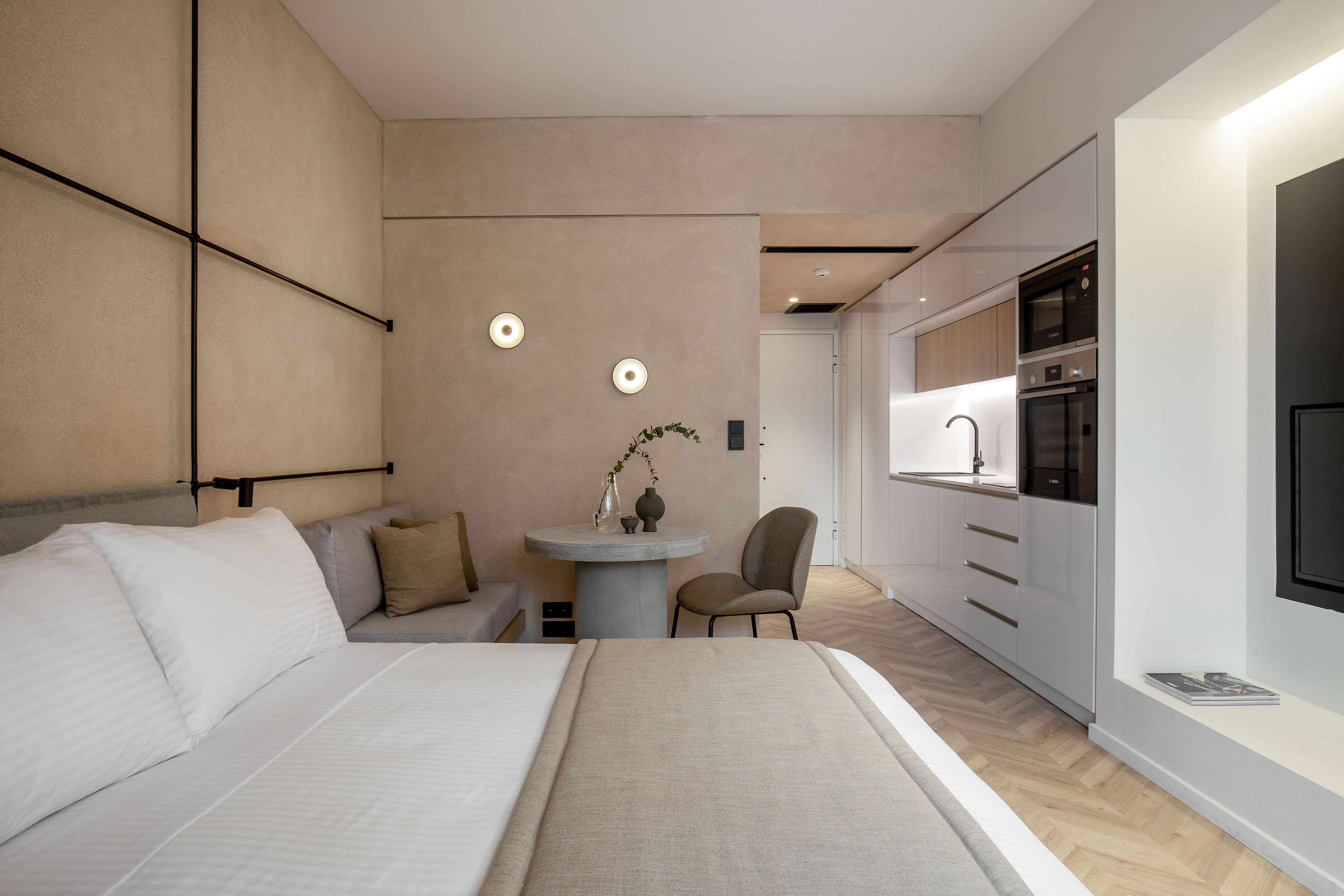 DELUXE, DOUBLE BED