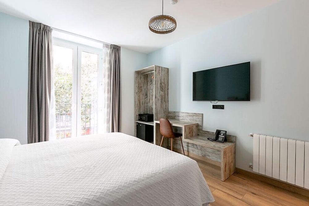 Hostal Anton Martin 7/61