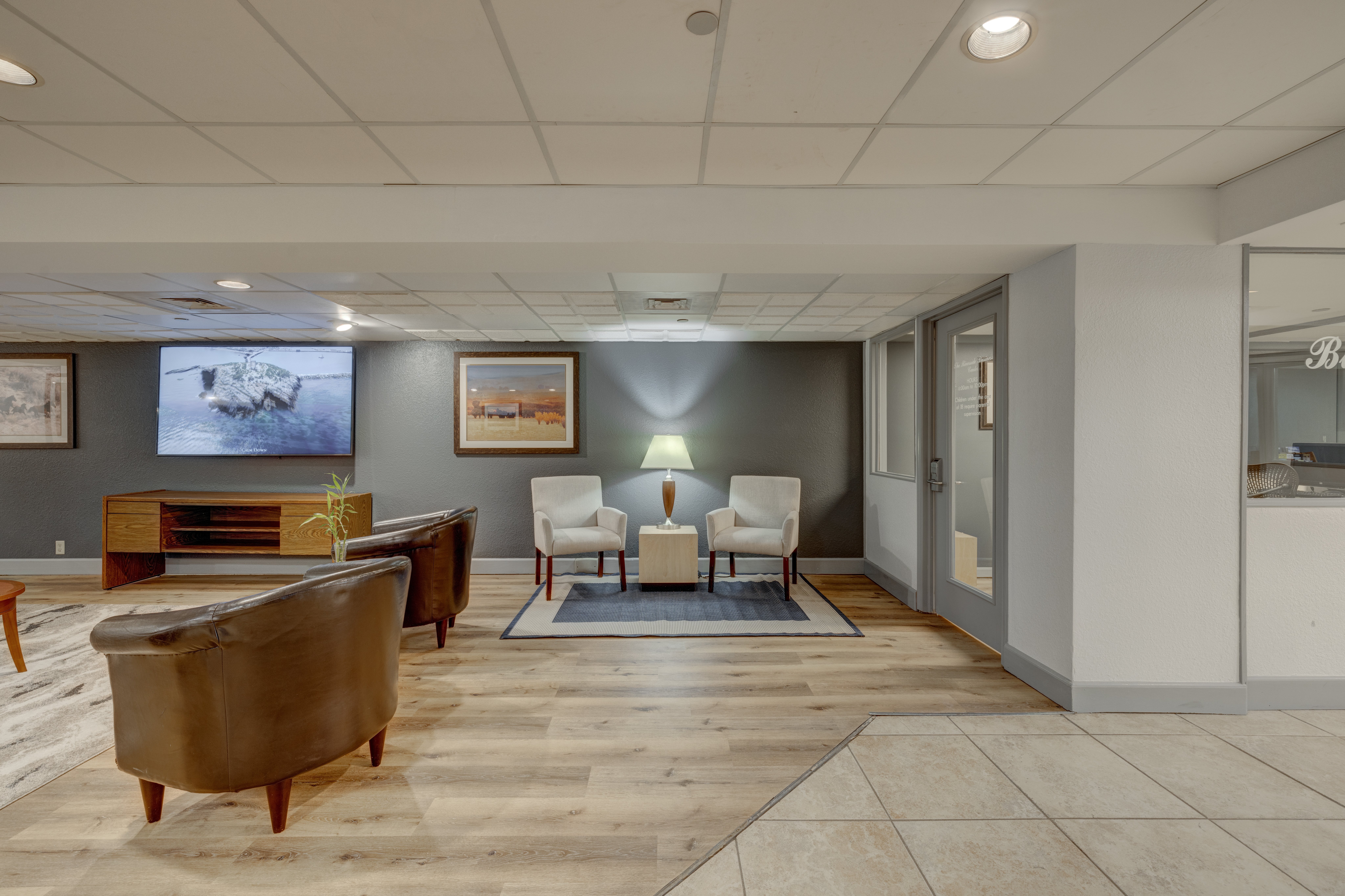 Riverside Hotel & Conference Center 55/60