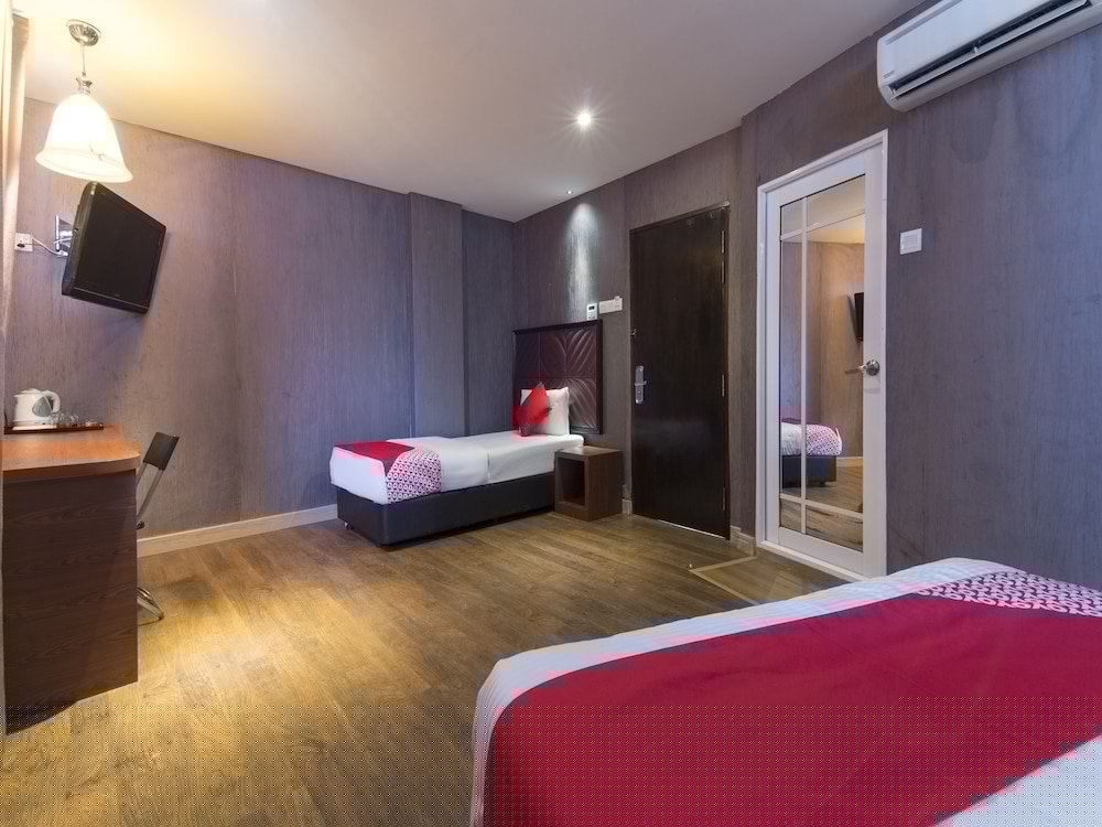 OYO 90894 Hotel Smc I-city 46/54