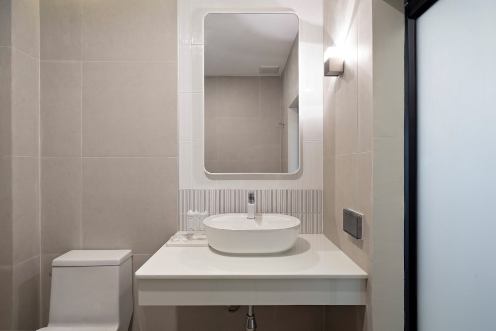 Deluxe, King Bed, Pool Access، Buasri Boutique Patong 5/5