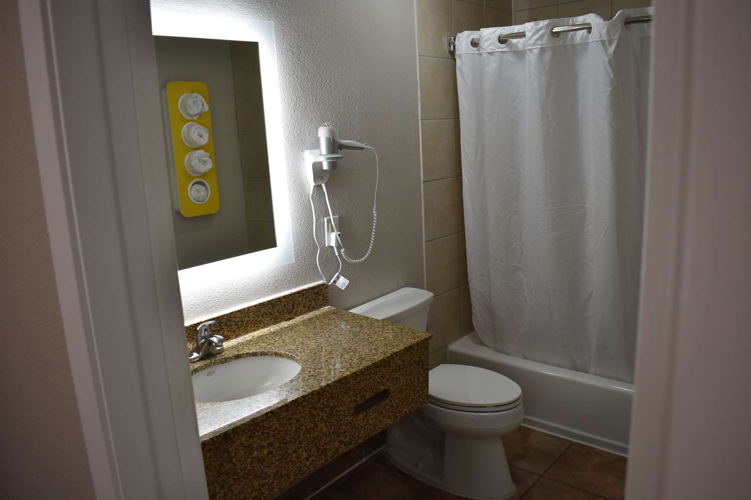 Days Inn by Wyndham San Antonio Alamo/Riverwalk 28/29