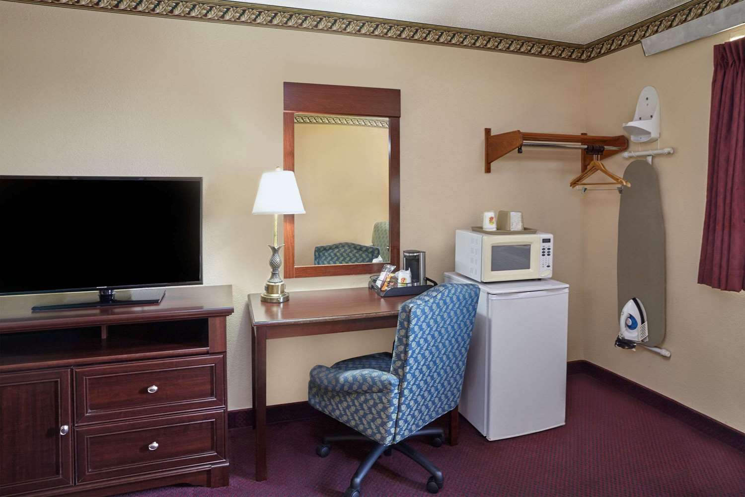 Super 8 by Wyndham Greenville 22/24